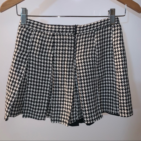 Amanda Uprichard Rizzo Skirt in Houndstooth - Picture 7 of 7